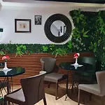 Funky Guest House&Adventures