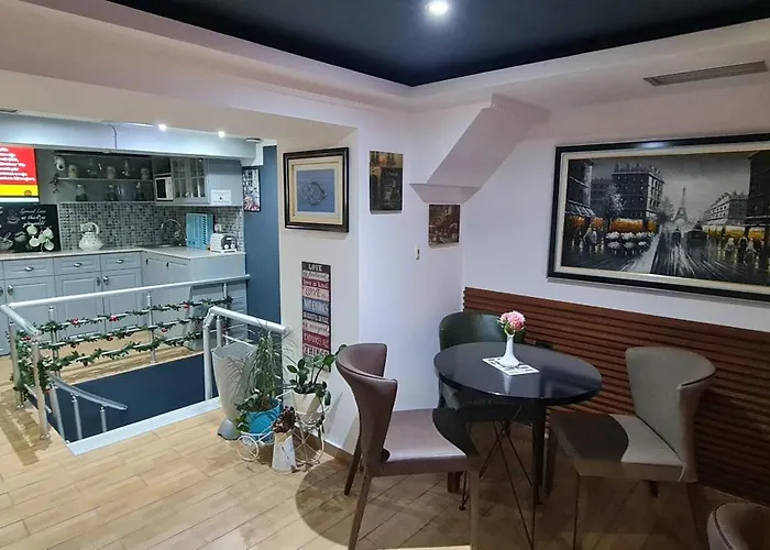 Funky Guest House & Adventures