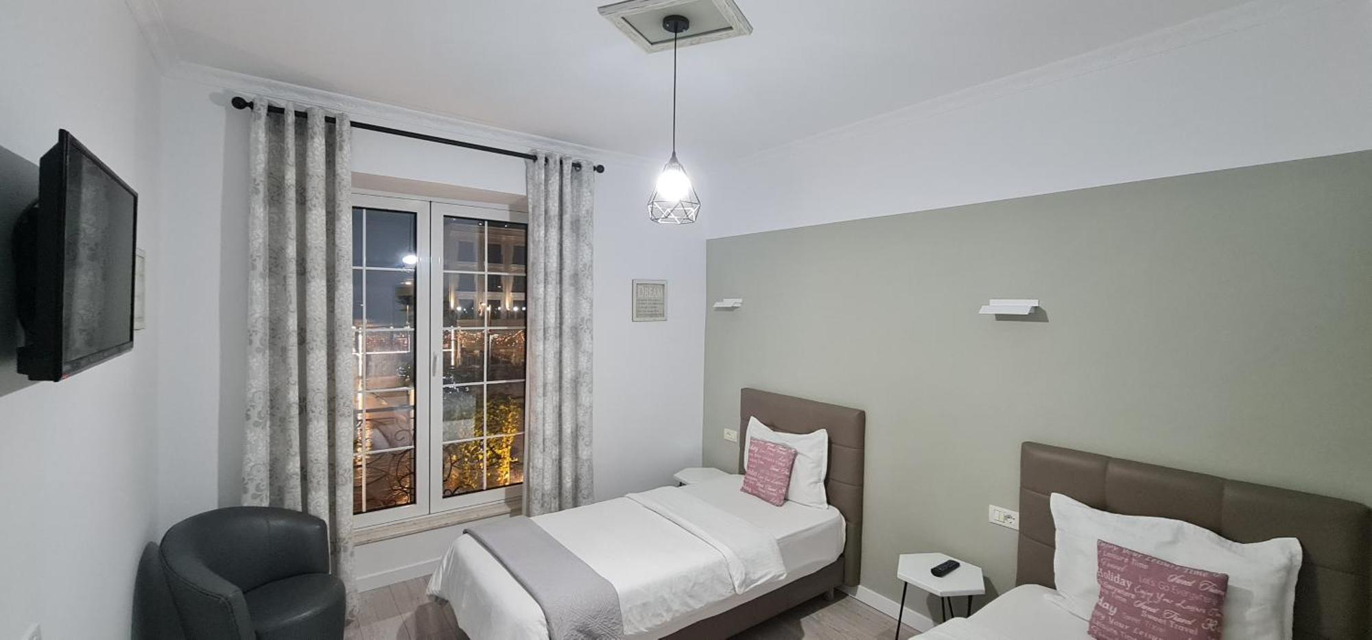 Funky & Adventures Guest house Permet